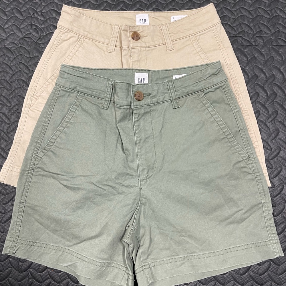 GAP Cargo Shorts Green or Tan Relaxed Fit